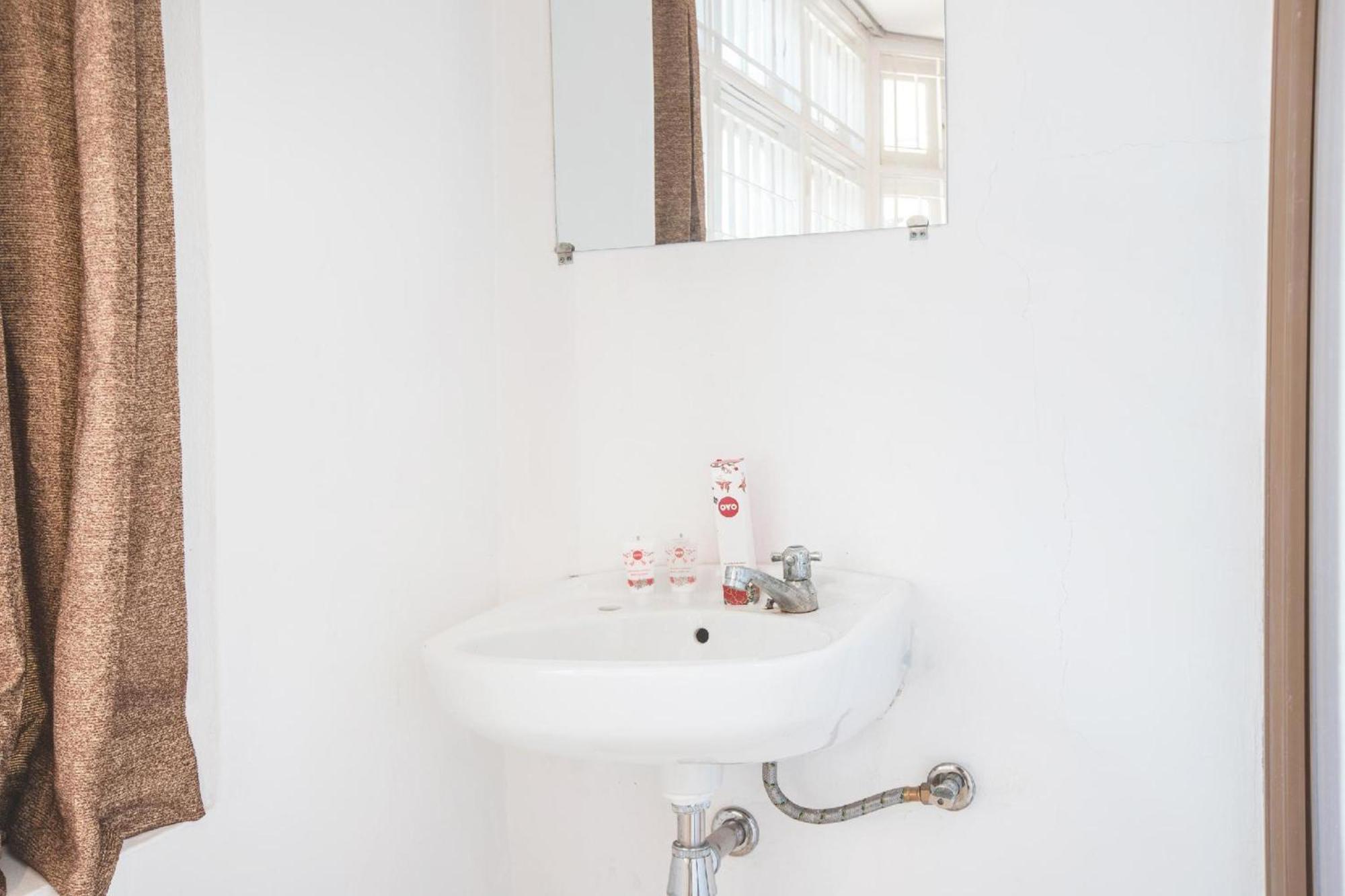OYO 332 Residence G17 Kemang Jacarta Exterior foto