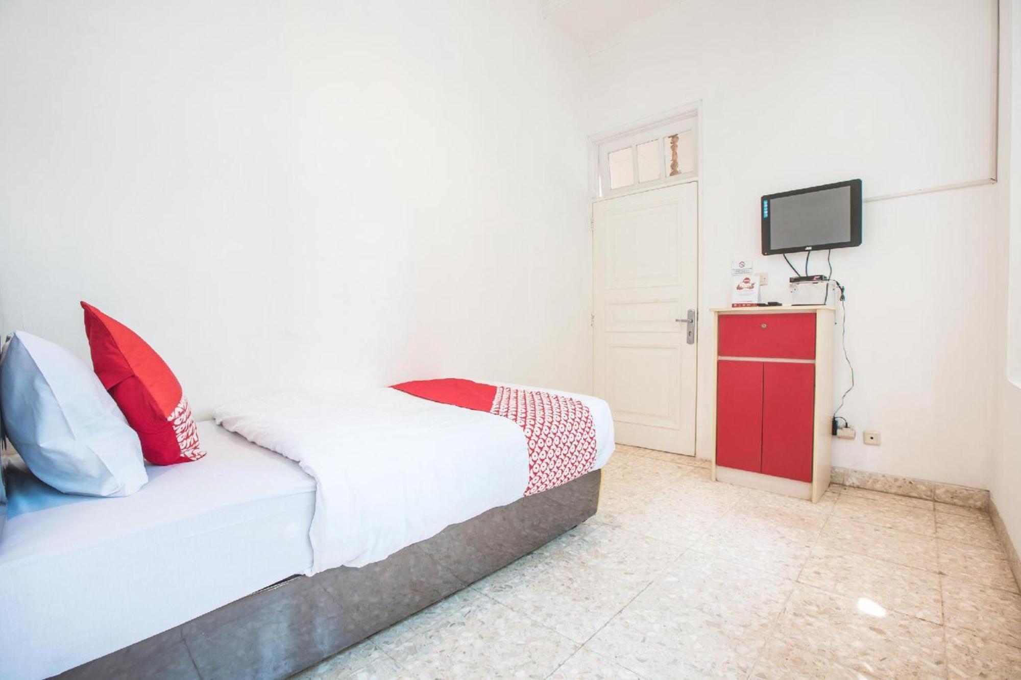OYO 332 Residence G17 Kemang Jacarta Exterior foto